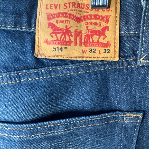 Men’s Levi Strauss & Co. 514 regular fit, W32 x L32 Medium wash - Picture 3 of 5